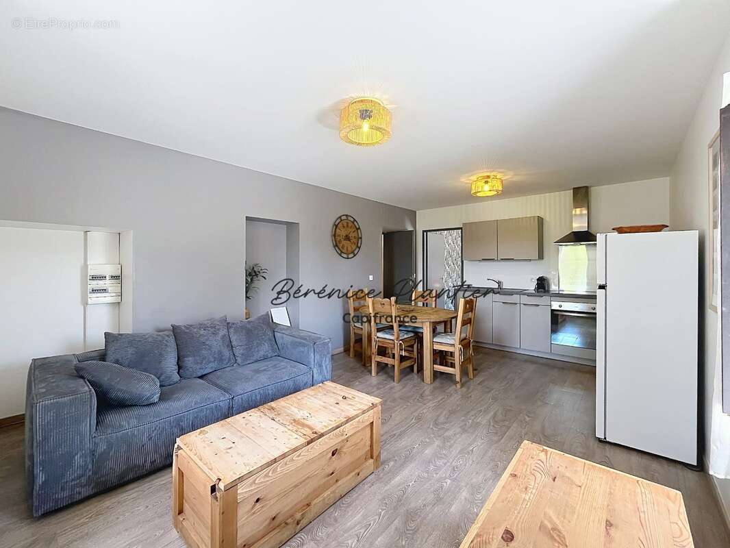 Appartement rénové avec deux espaces de vie indépendants - photo 2