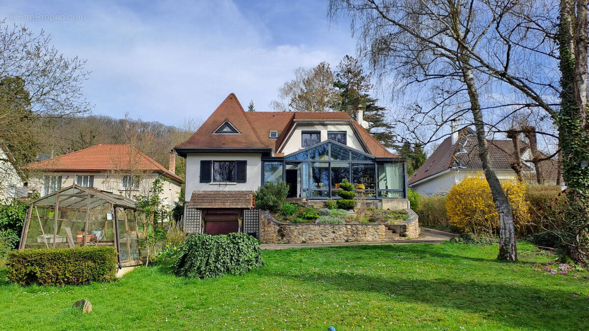 Maison à SAINT-REMY-LES-CHEVREUSE