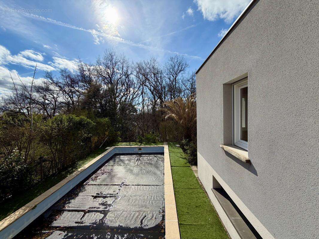 Maison à BRUGUIERES