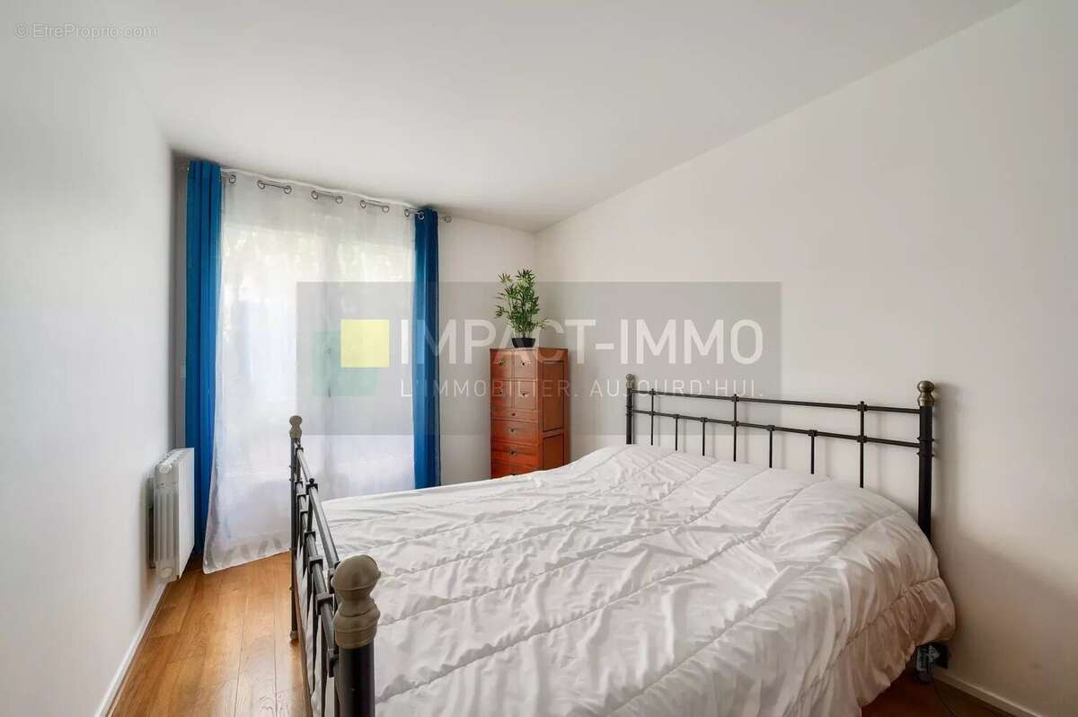 Appartement à COURBEVOIE