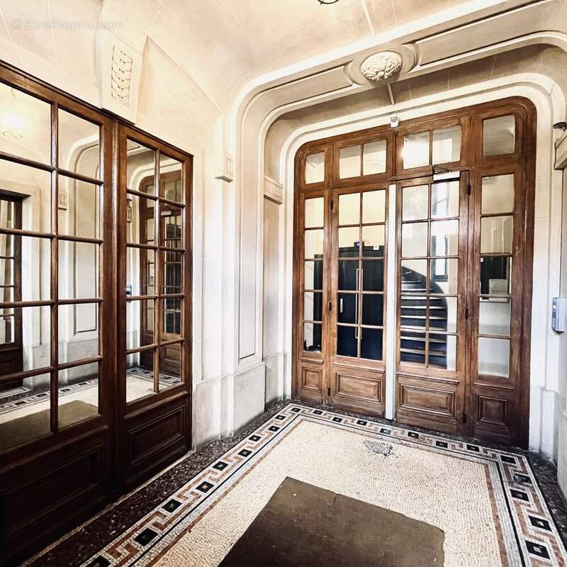 Appartement à PARIS-17E
