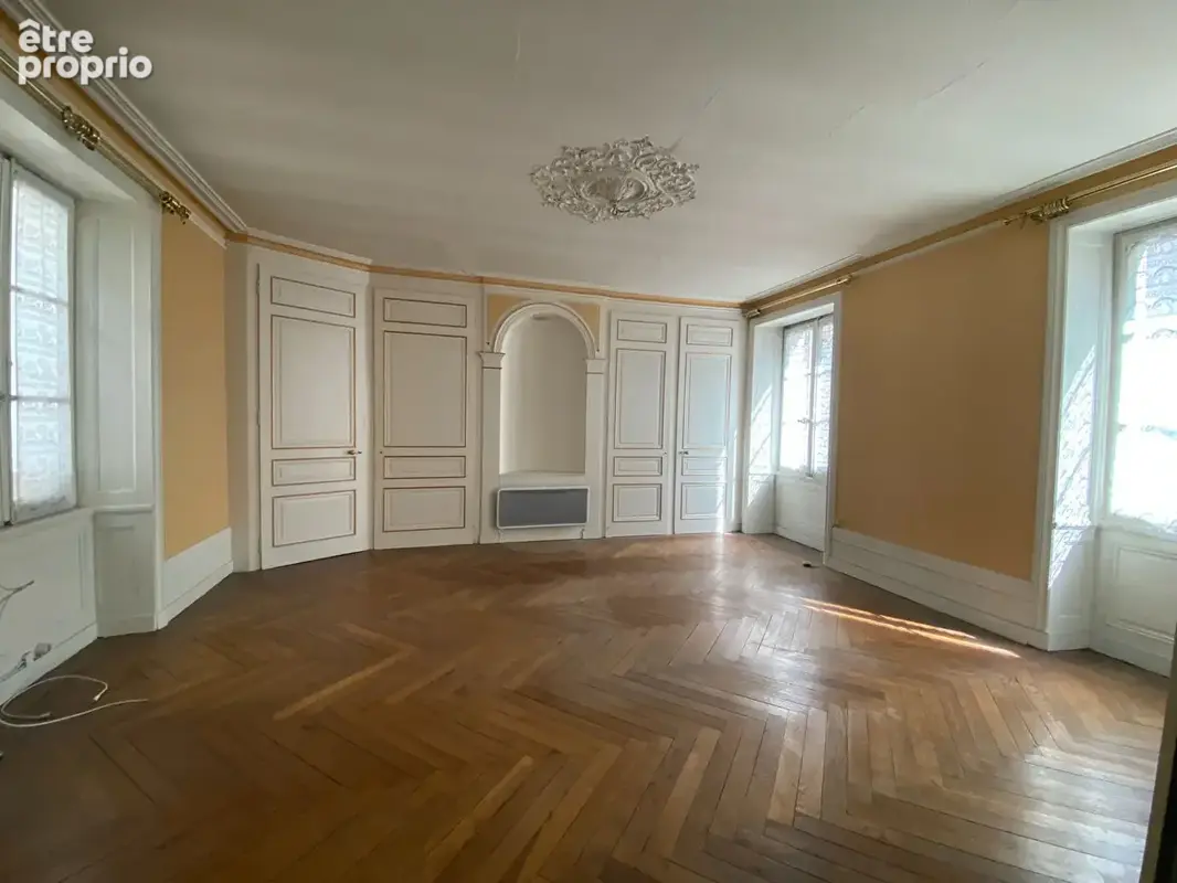 Appartement à SALINS-LES-BAINS