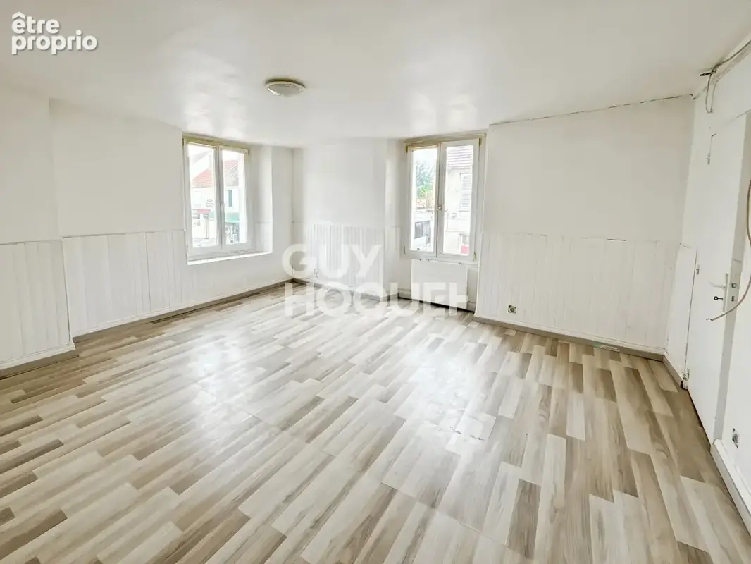 Appartement à FONTENAY-TRESIGNY