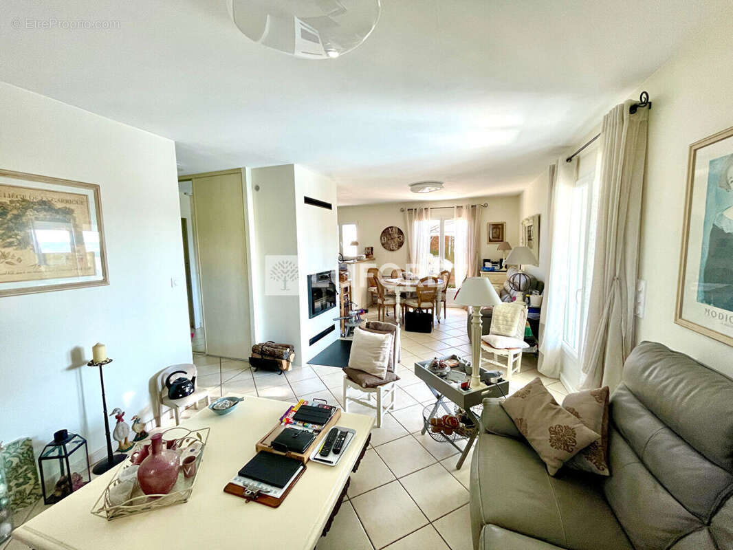 Maison à LANUEJOULS