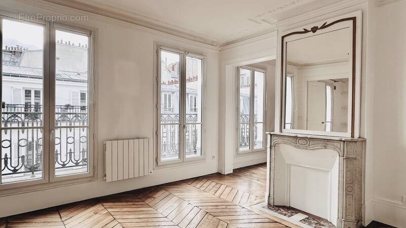 Appartement à PARIS-17E