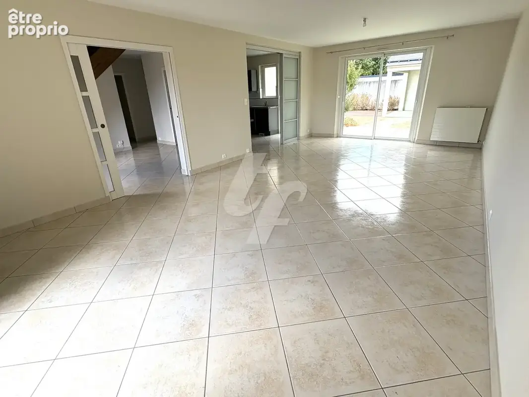 Maison 131 m² à Grandchamps-Des-Fontaines  - photo 5
