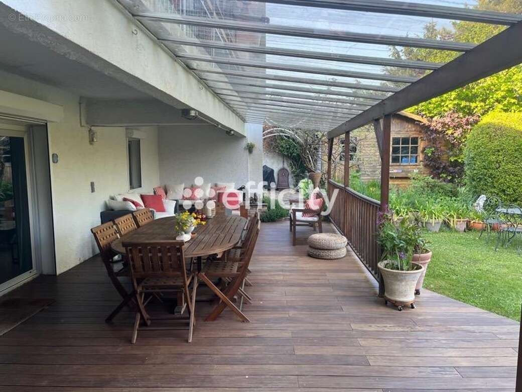 Maison à LA CELLE-SAINT-CLOUD