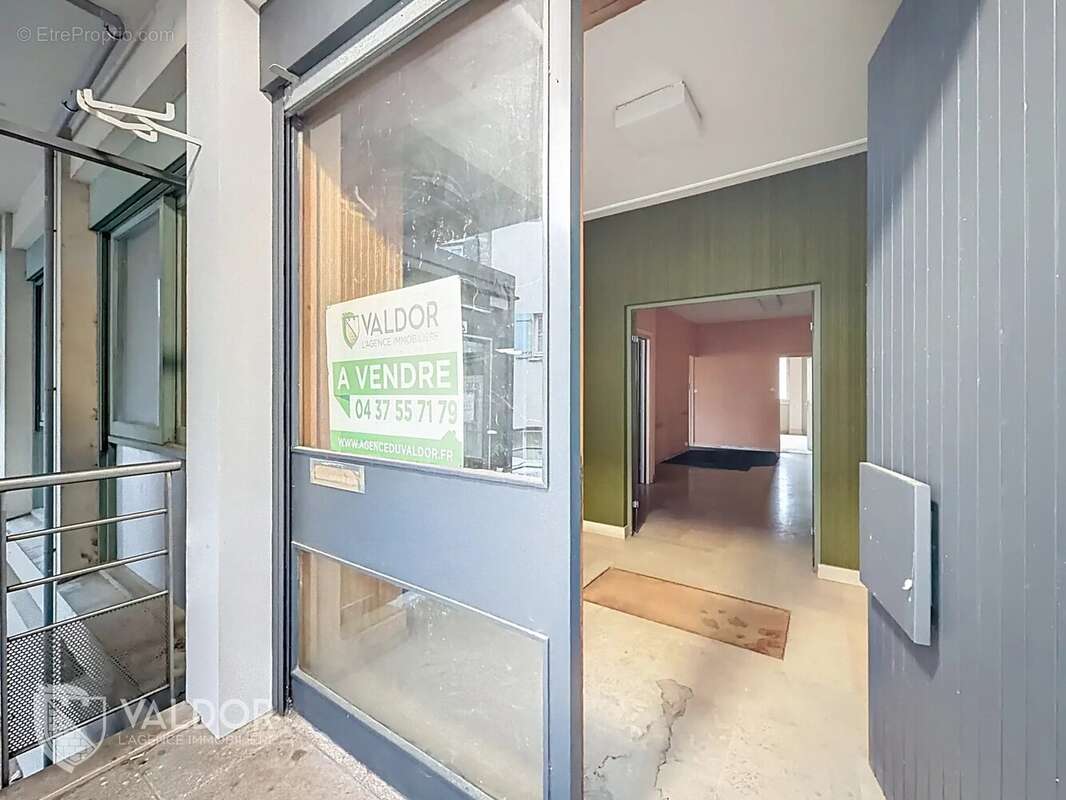 Commerce à MONTMERLE-SUR-SAONE