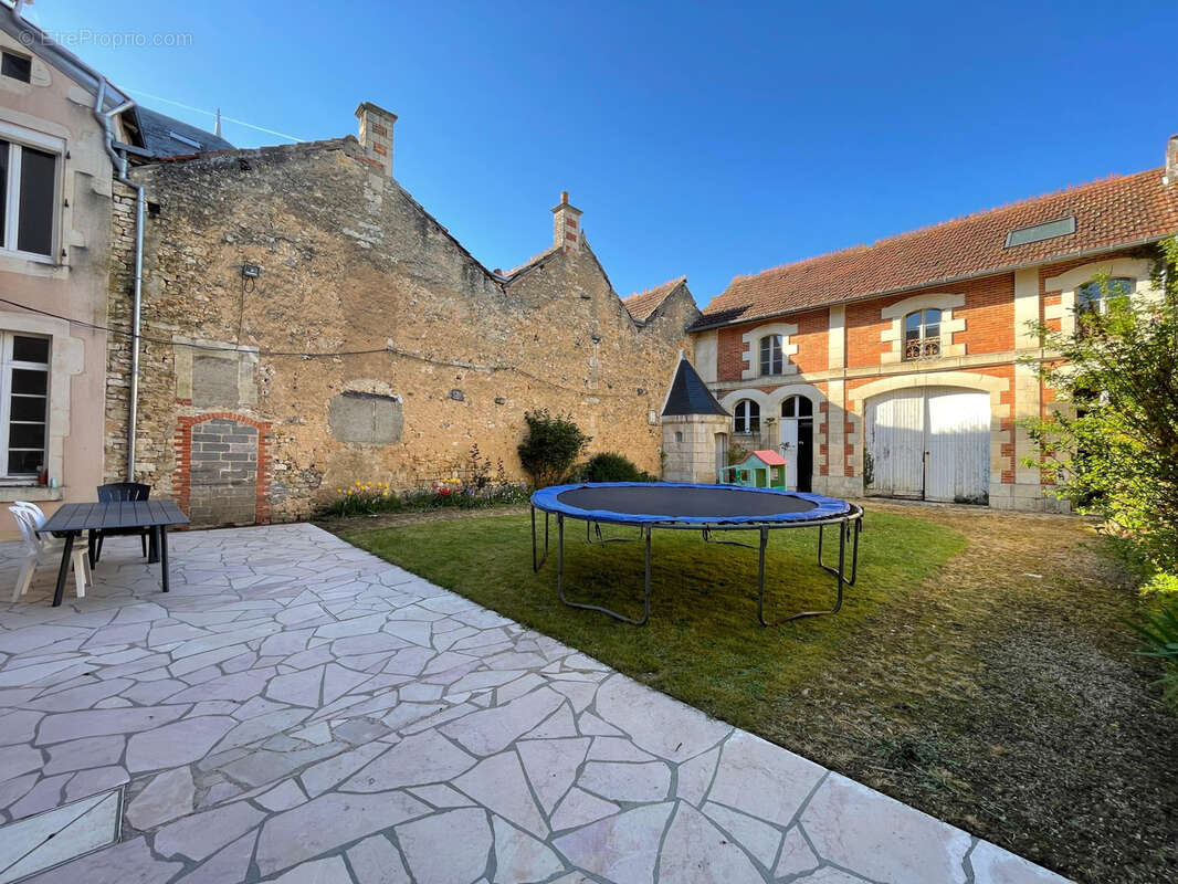 Maison à CEAUX-EN-COUHE