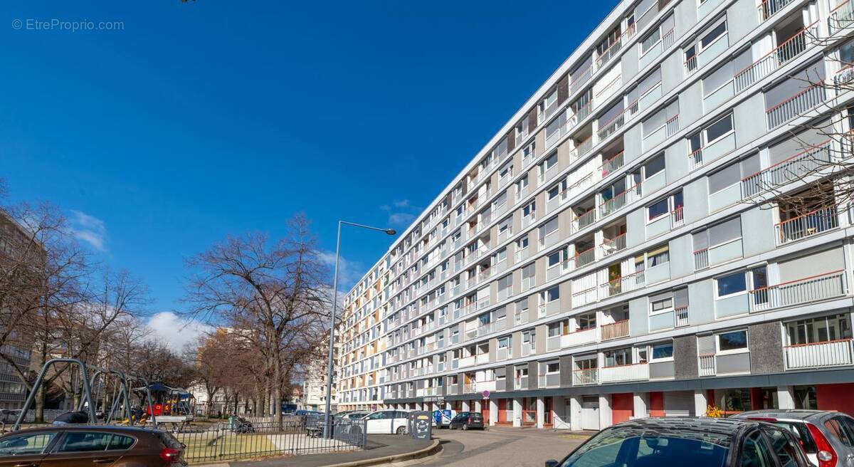 Commerce à SAINT-ETIENNE