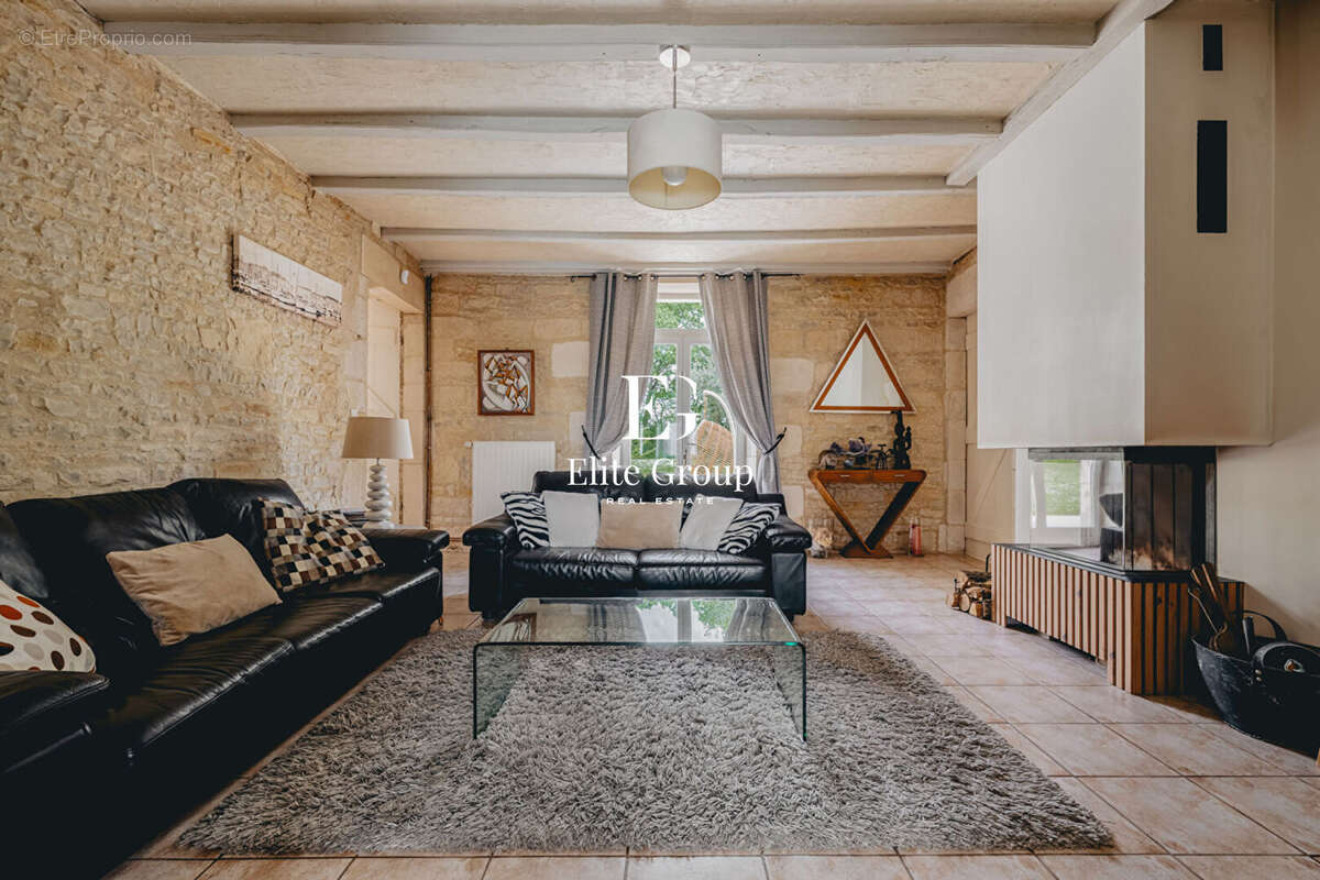 Maison à SURGERES