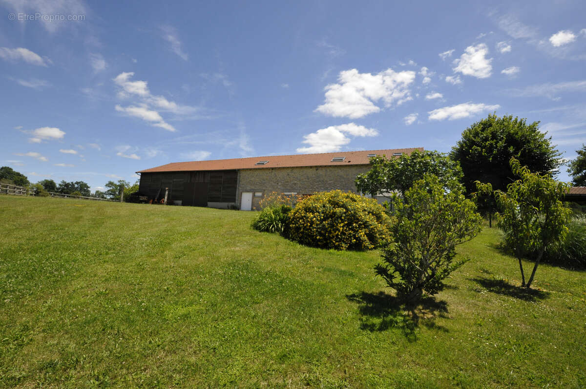 Maison à SAINT-HILAIRE-BONNEVAL