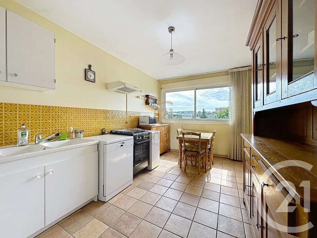 Appartement à LYON-8E