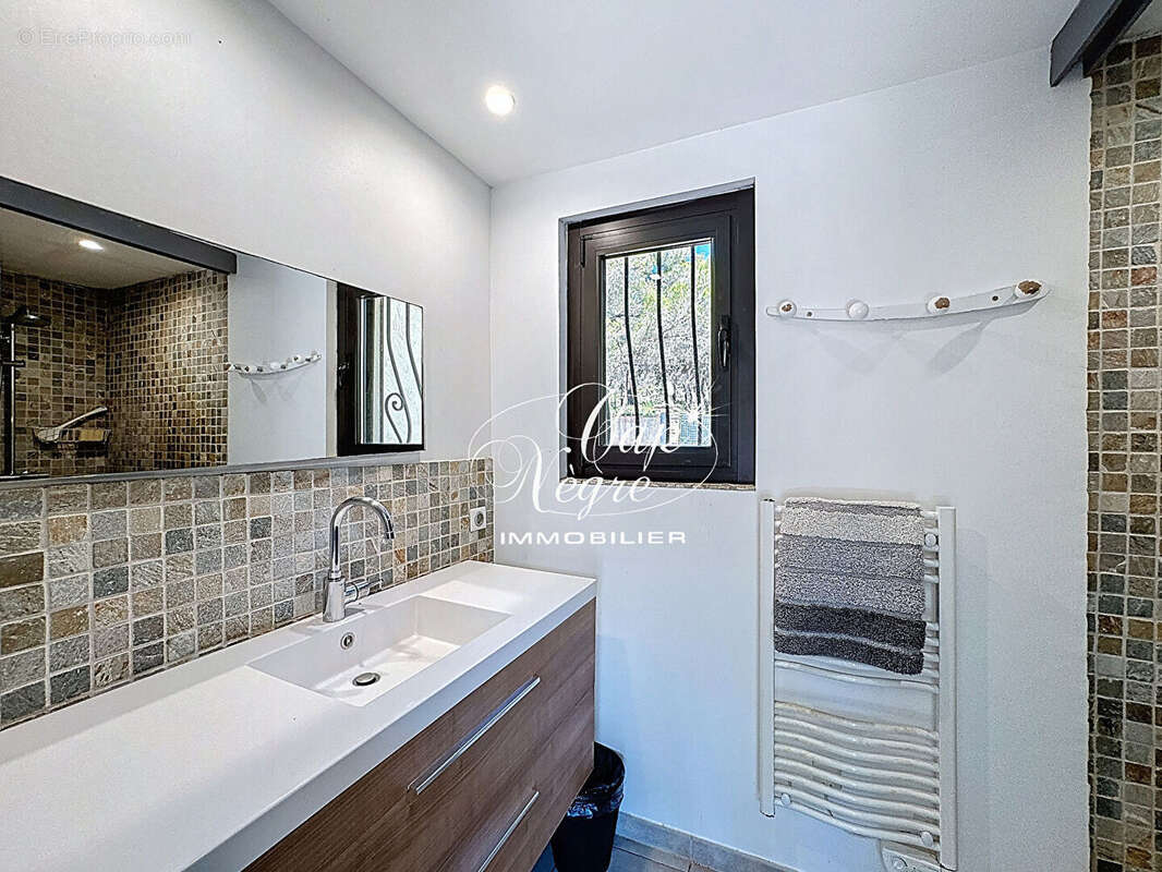 Maison à BORMES-LES-MIMOSAS