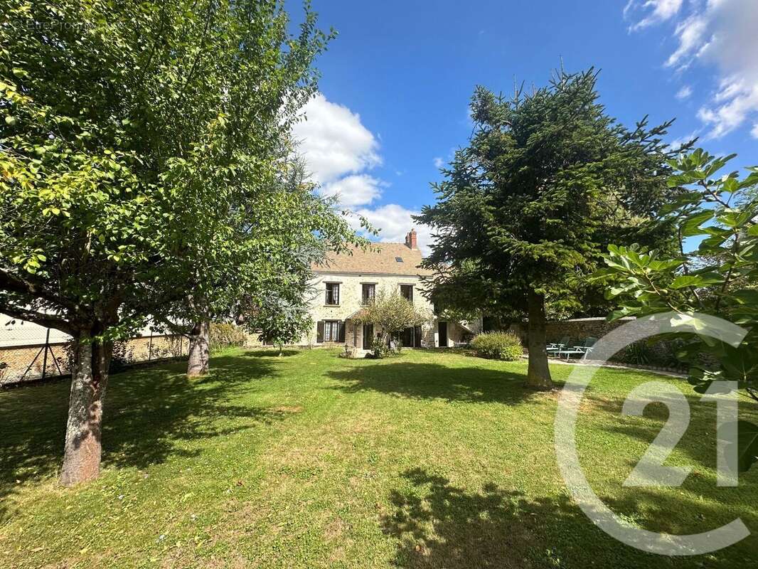 Maison 161 m² à La Chapelle-Gauthier  - photo 28