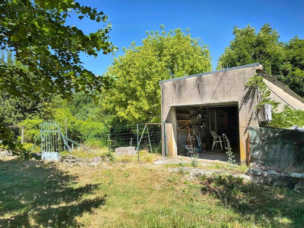   - Maison à JAUJAC
