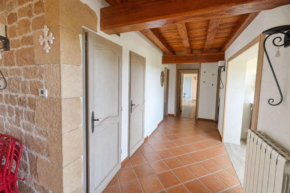 Maison familiale 200 m2 t 8 avec terrasse et jardin - photo 5