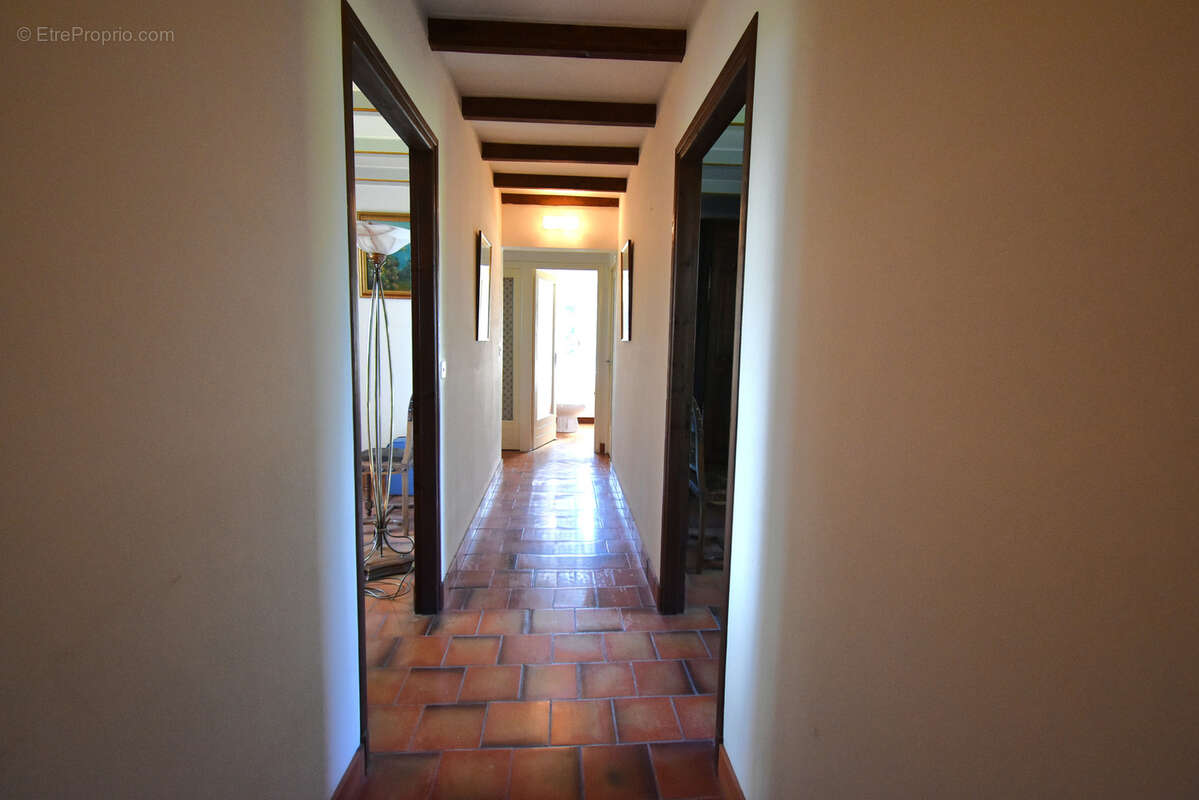 Maison à MONTAIGU-DE-QUERCY