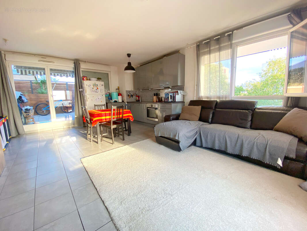Appartement à SAINT-FONS