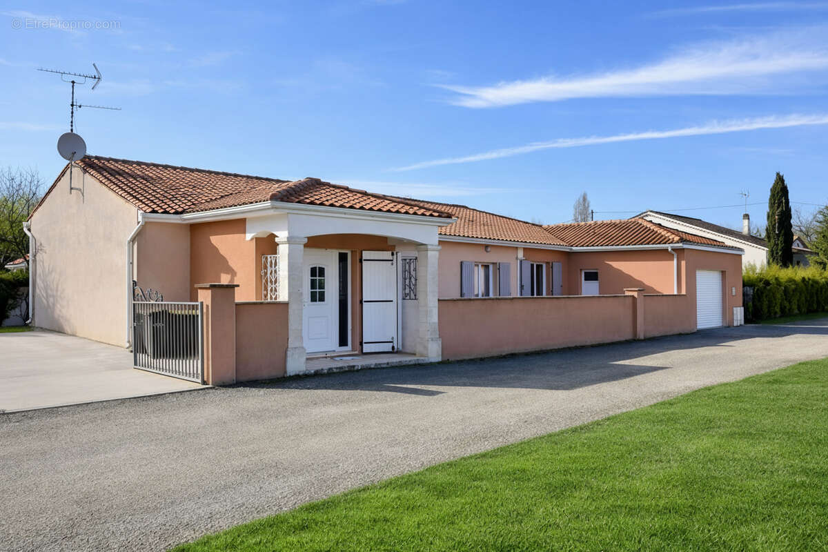 Maison à GOND-PONTOUVRE