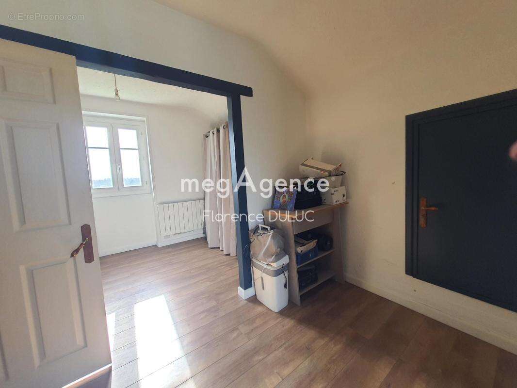 Maison à LA VERGNE