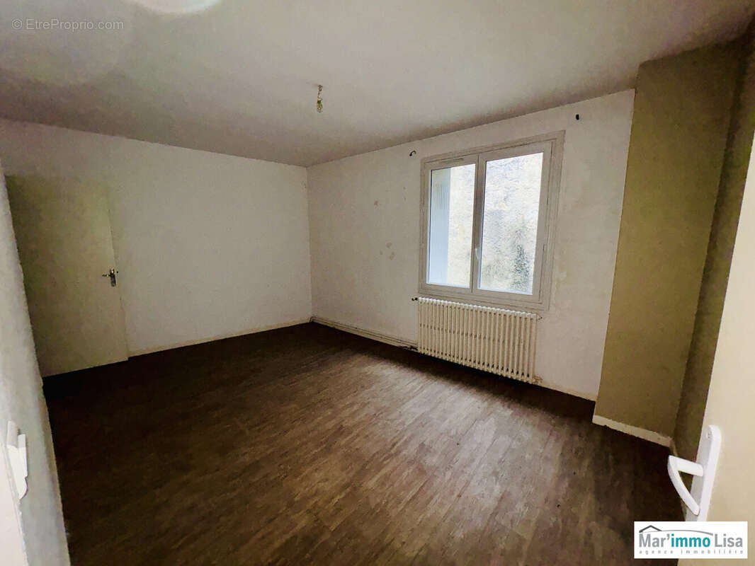 Maison 230 m² à Courthezon  - photo 4