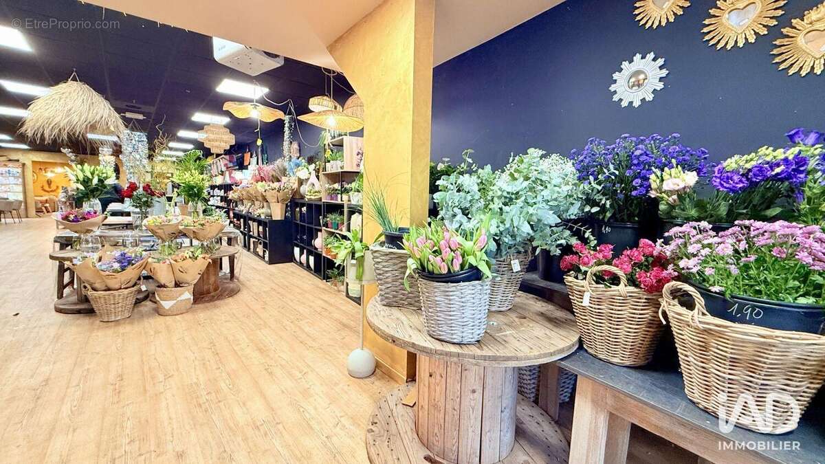 Photo 4 - Commerce à QUIMPERLE