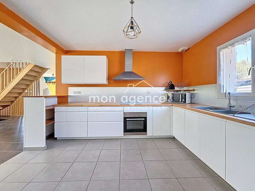 Maison à LA NEUVILLE-CHANT-D&#039;OISEL