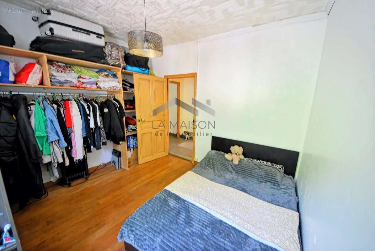 Appartement à LEVIE