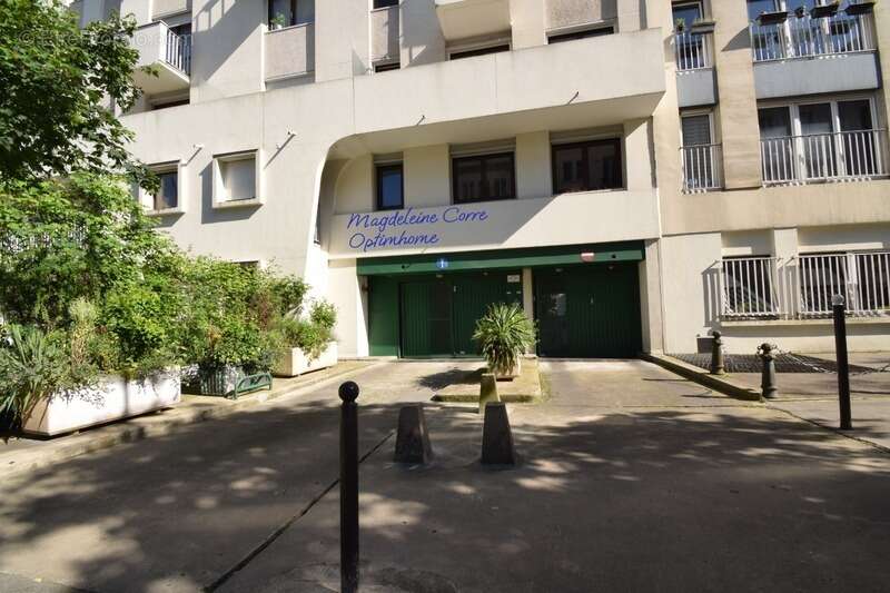 Parking à PARIS-20E