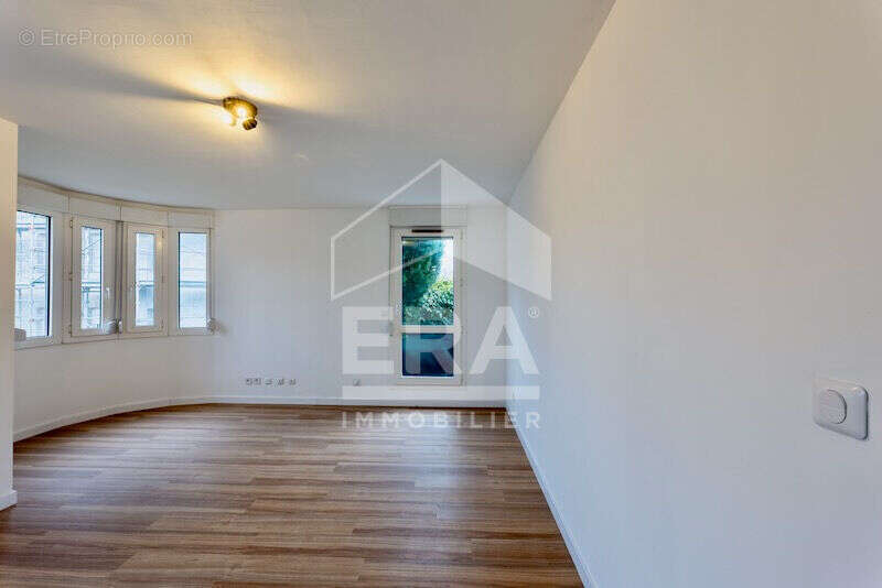 Appartement à SAINT-GENIS-LAVAL