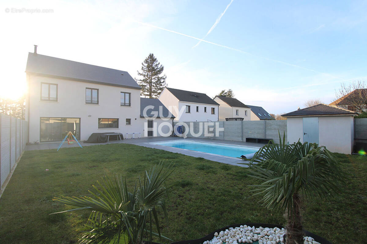 Maison à GRISY-SUISNES