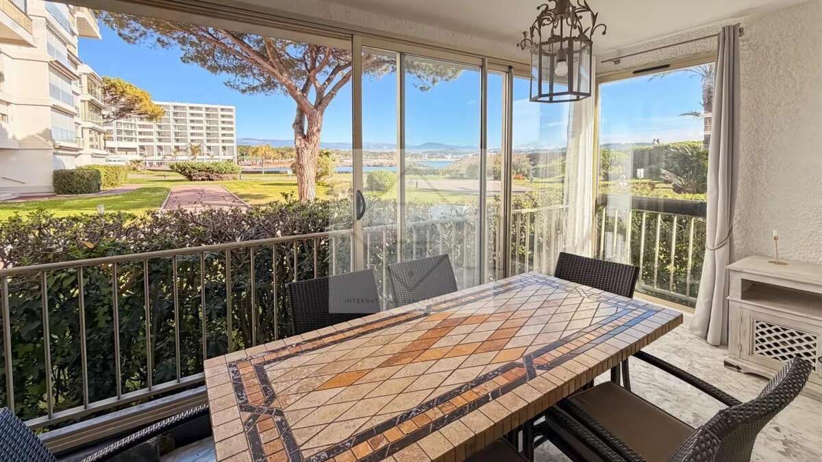 Appartement à MANDELIEU-LA-NAPOULE