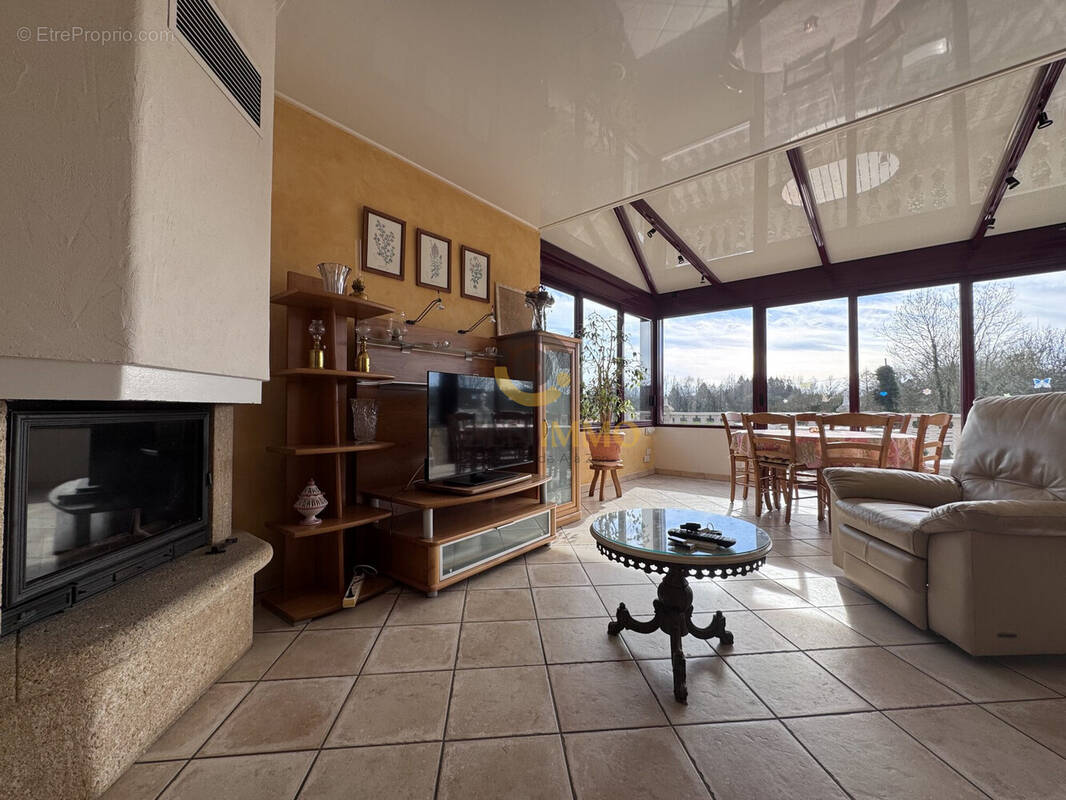 Maison à SECONDIGNY