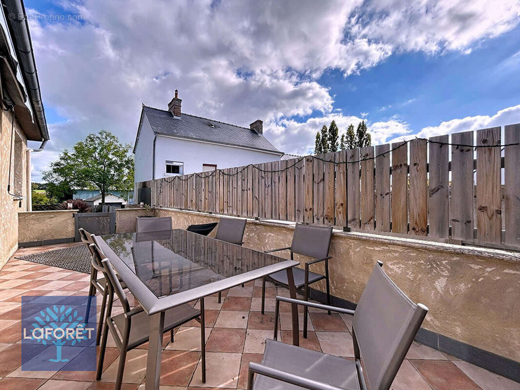 Maison à CHASNE-SUR-ILLET