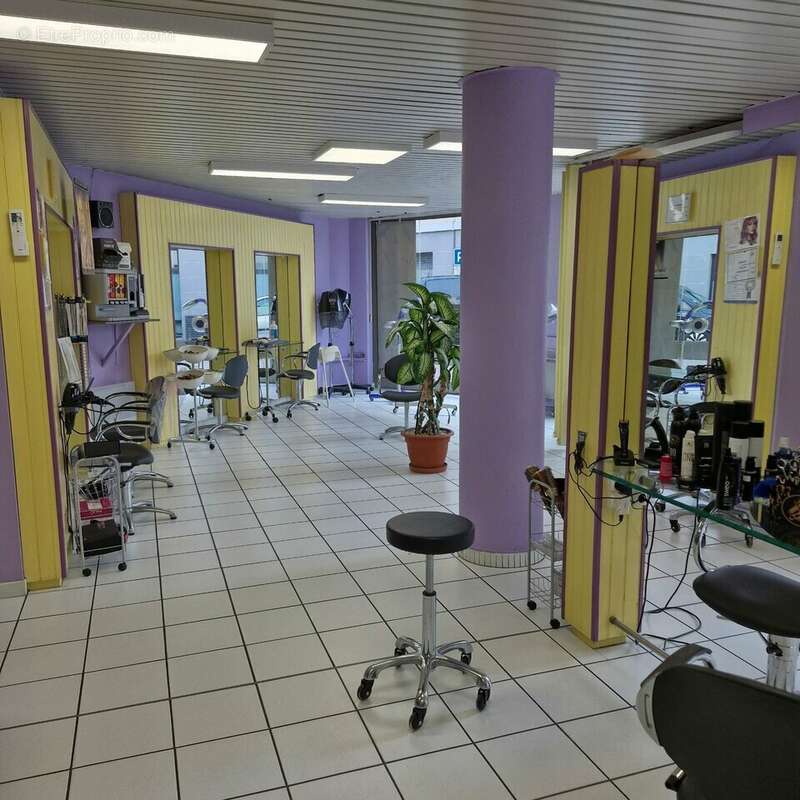 Commerce à LA TOUR-DU-PIN