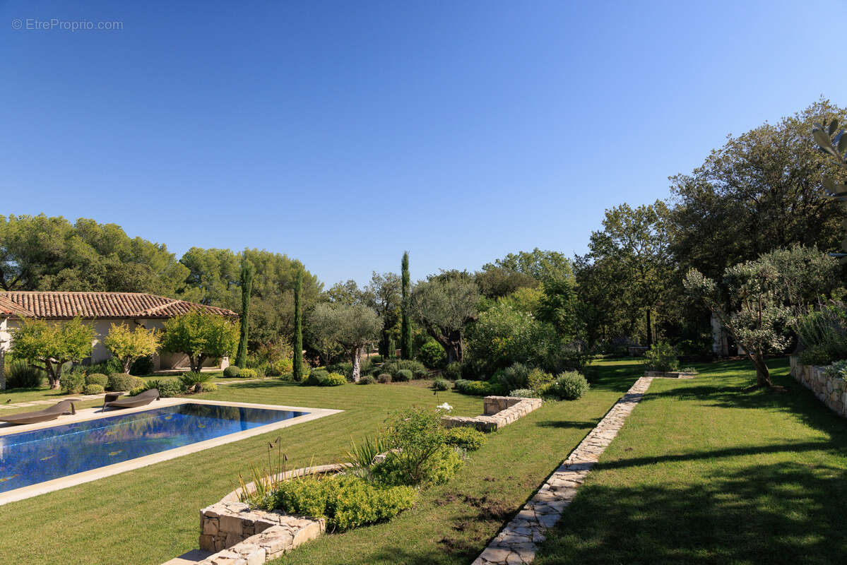Maison à VALBONNE