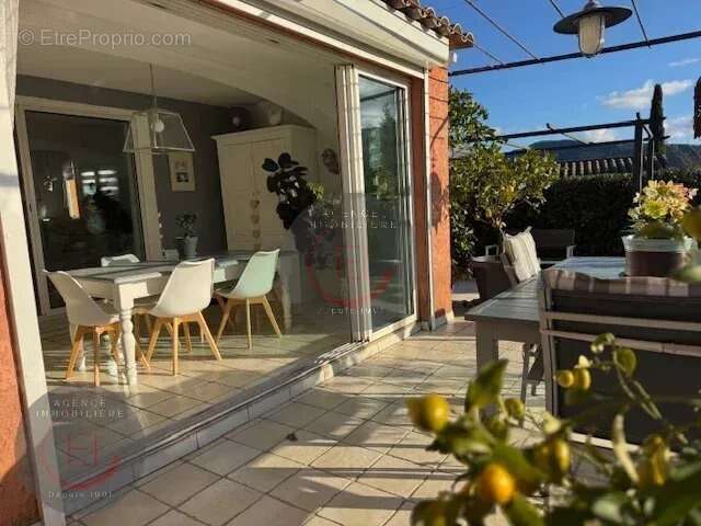 Maison à LES ADRETS-DE-L'ESTEREL