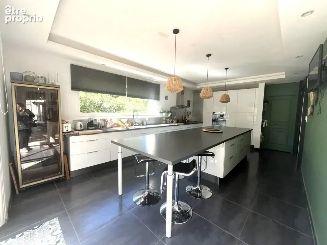 ST RESTITUT, rare, maison contemporaine de 193 m² hab plus garage et piscine 10X5 sur 2000 m boisés de chênes au calme - photo 6