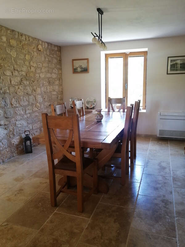 Maison à FRAUSSEILLES