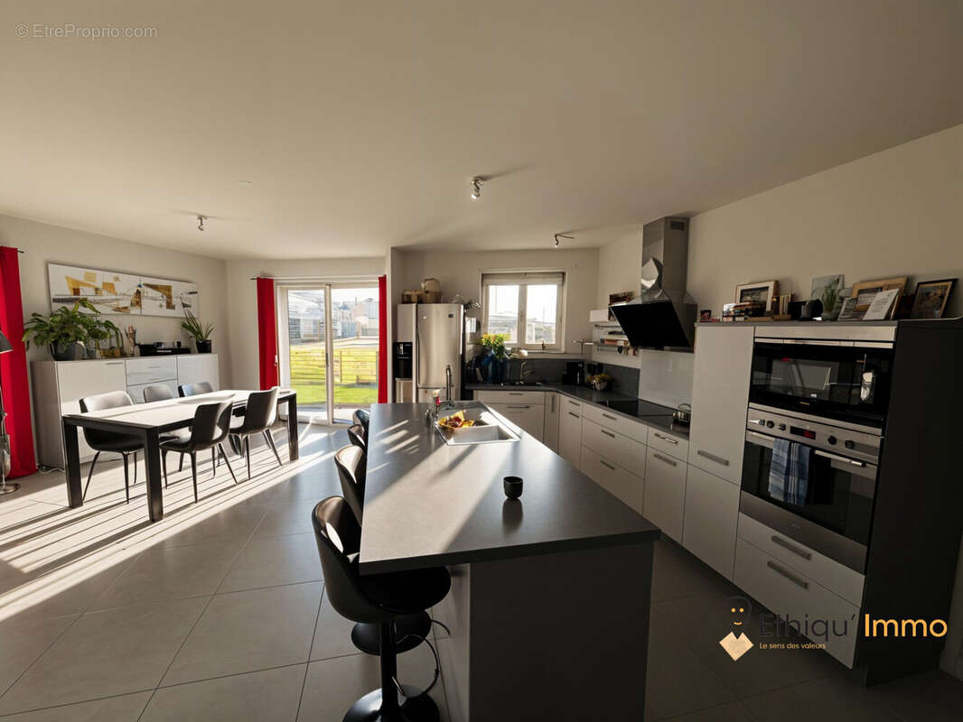 Maison à GIFFAUMONT-CHAMPAUBERT