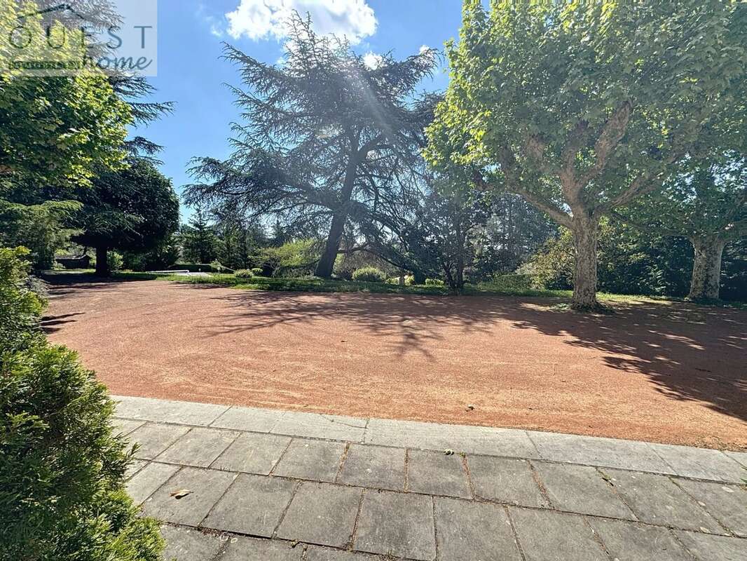 Maison à CHARBONNIERES-LES-BAINS