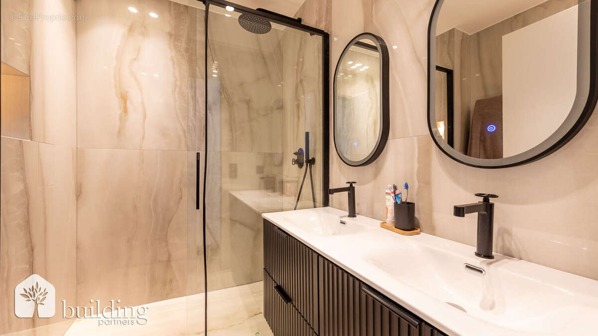 Appartement à LEVALLOIS-PERRET