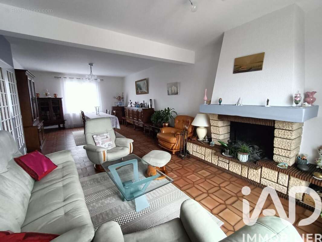 Photo 2 - Maison à CUSSET