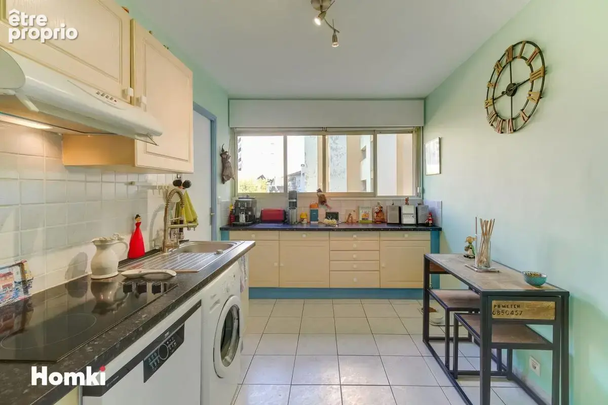 Appartement T3 de 77 m² à Marseille 13008, Rue Paradis - photo 5