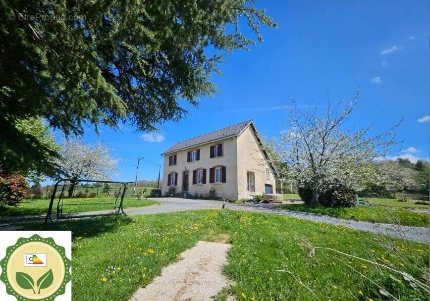 Maison à SAINT-YRIEIX-LA-PERCHE