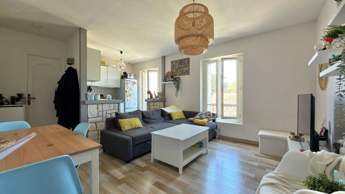 Appartement à CORBEIL-ESSONNES