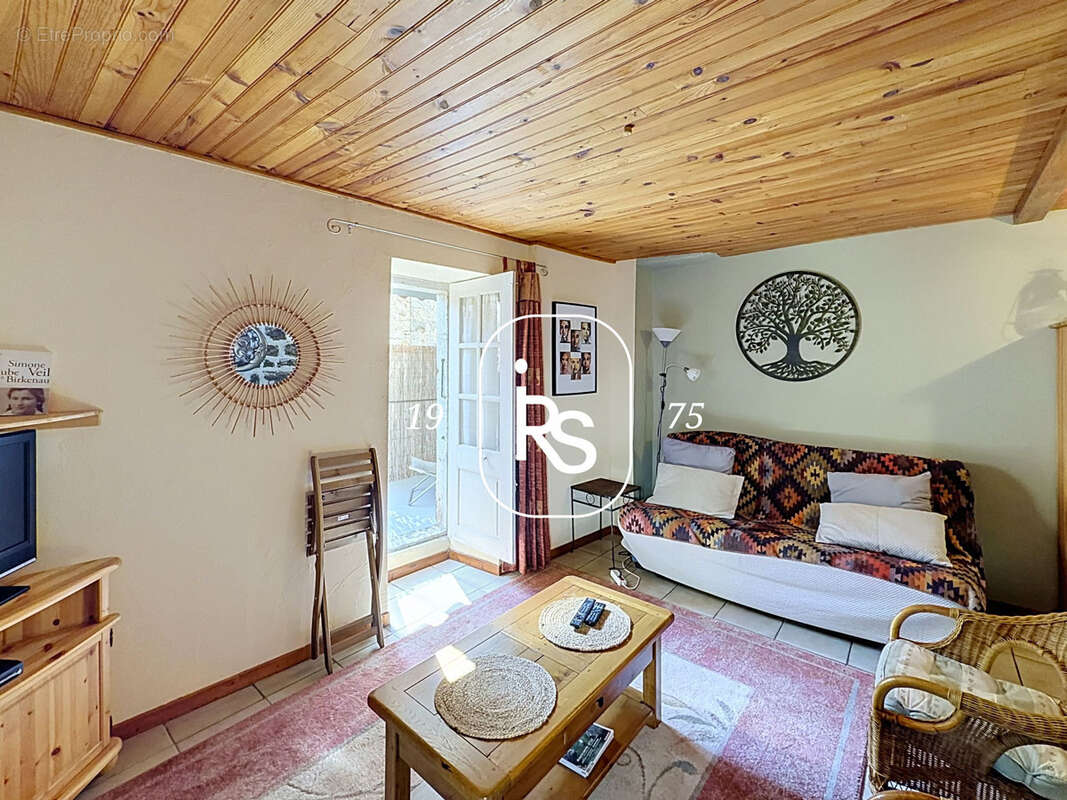 Au coeur d'un village historique, une maison de village en pierre de 73 m2 habitables avec un balcon - photo 10
