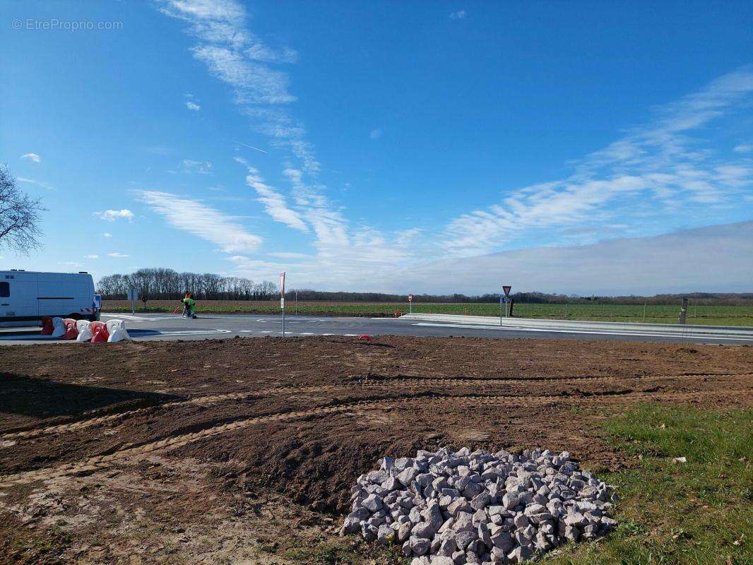 Terrain à DOUVRES-LA-DELIVRANDE