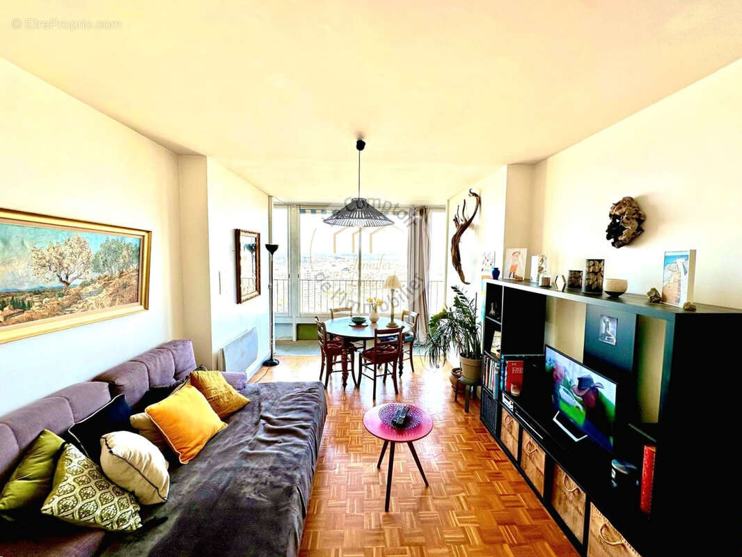 Appartement à MARSEILLE-9E